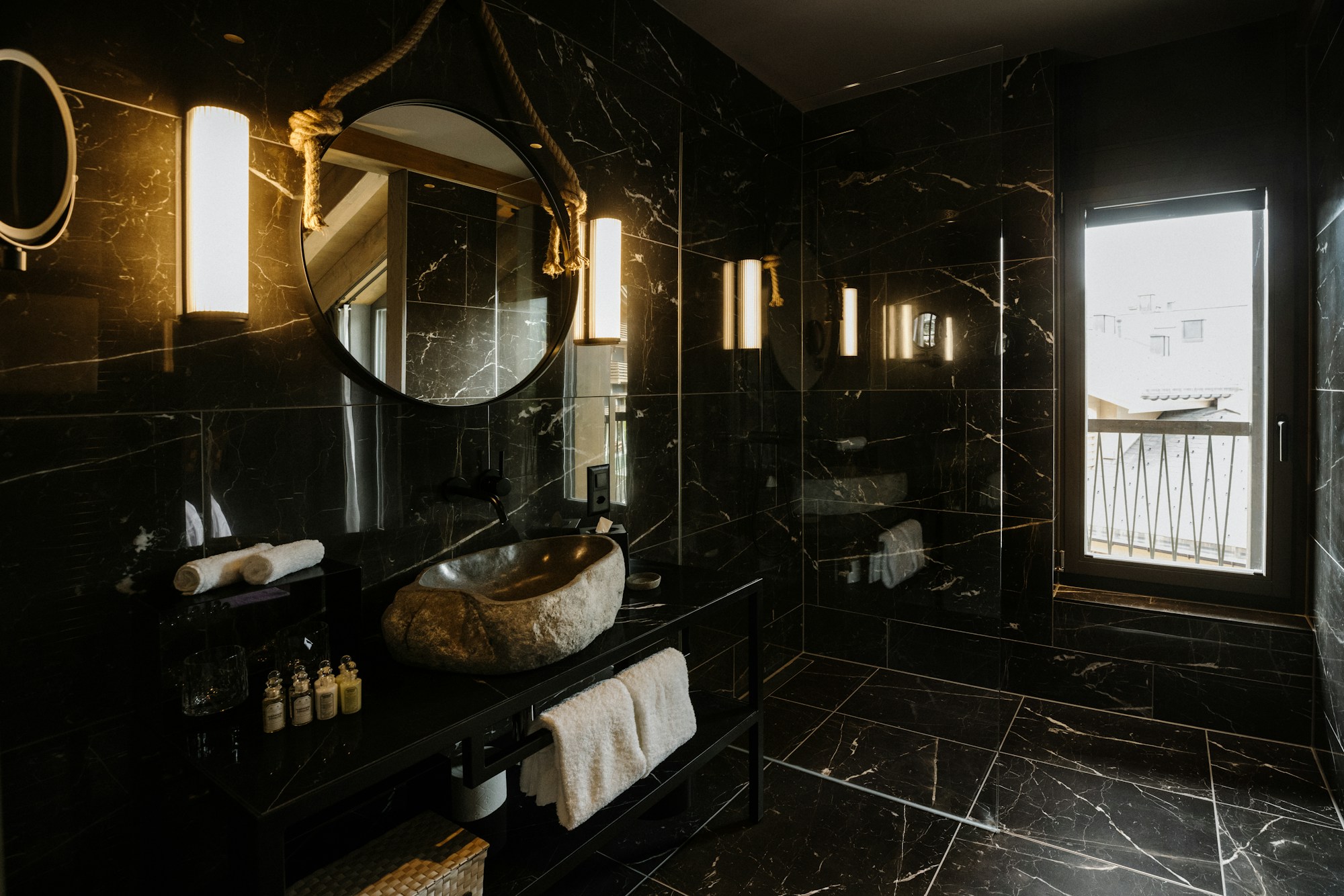 Rooftop Deluxe Suite - Bathroom
