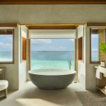 Lagoon Bungalow with Pool - Bathtub