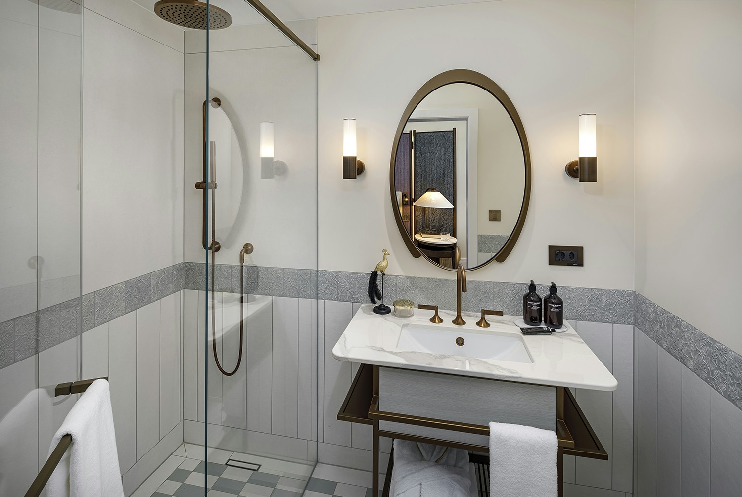 Ambassador Superior Plus - Bathroom