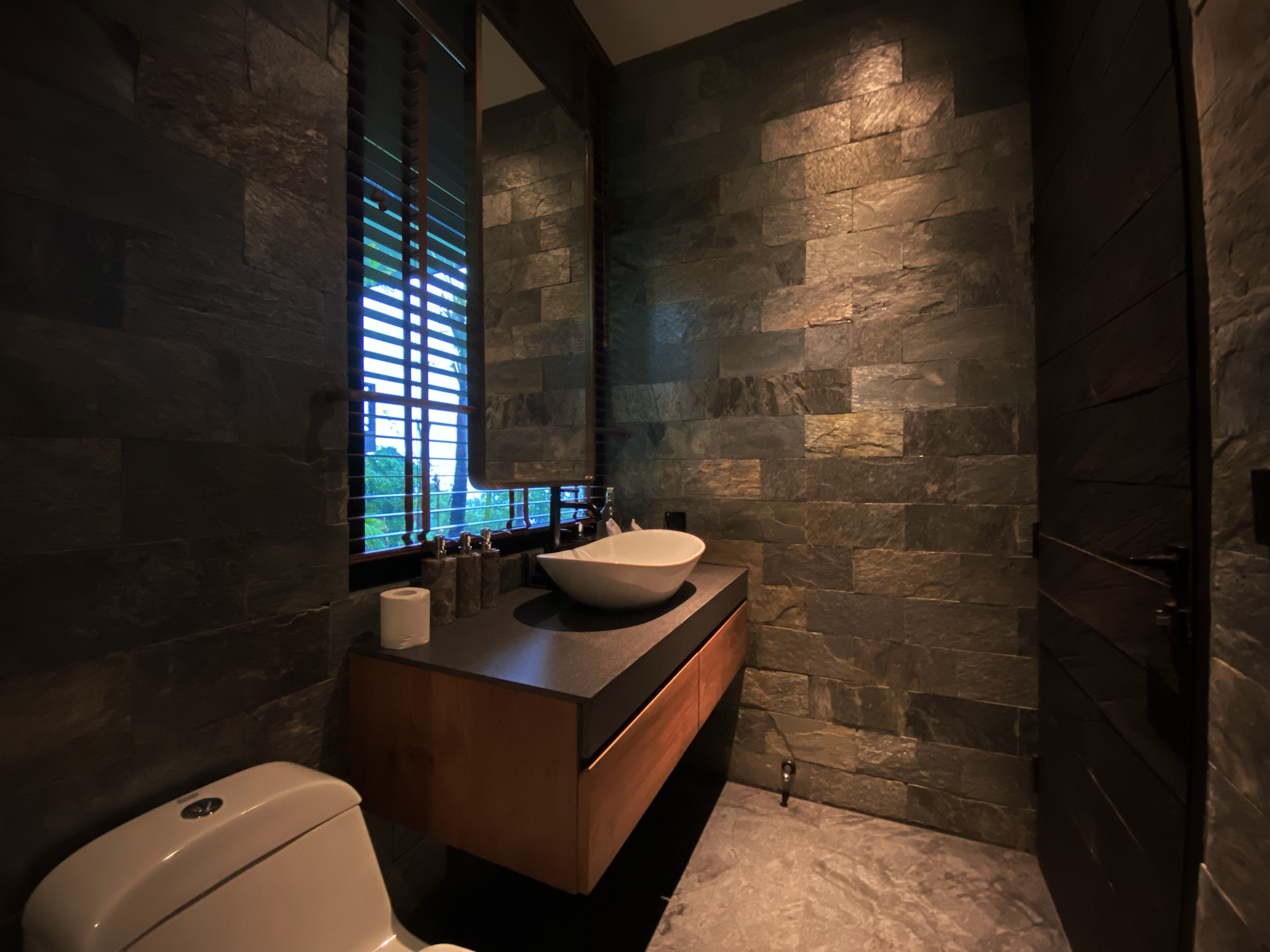 Studio Cabin with Cabana - Bathroom