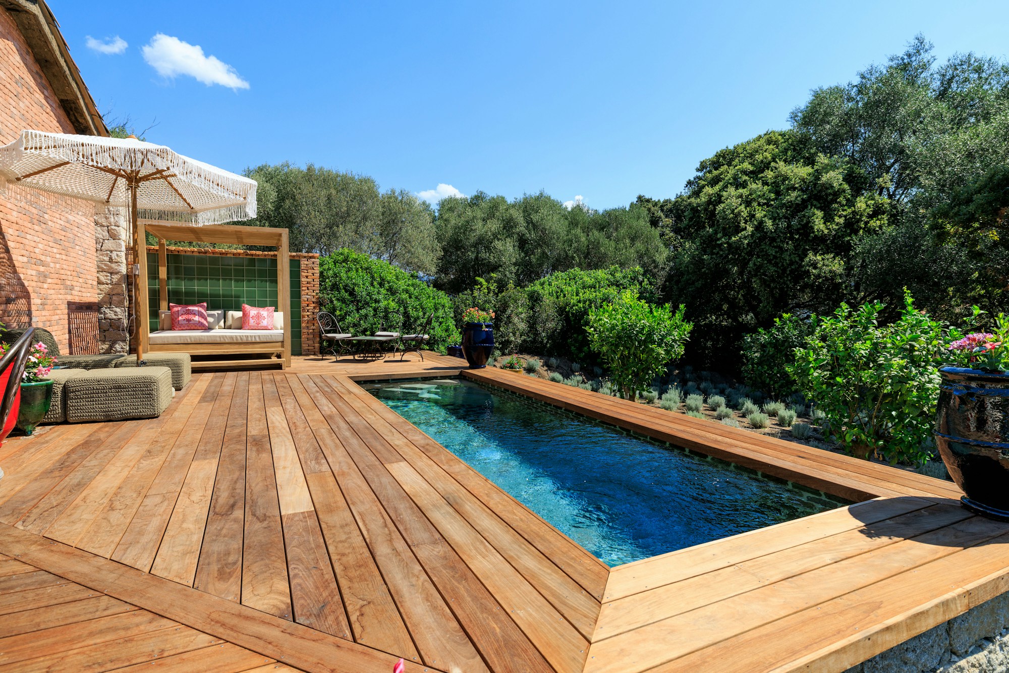 Nucciola - Pool