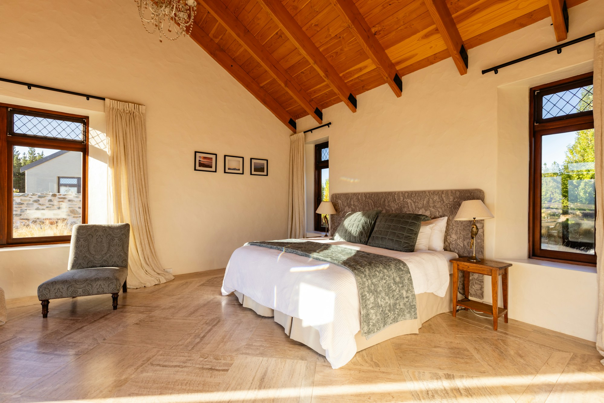 Moraine Villa Bedroom