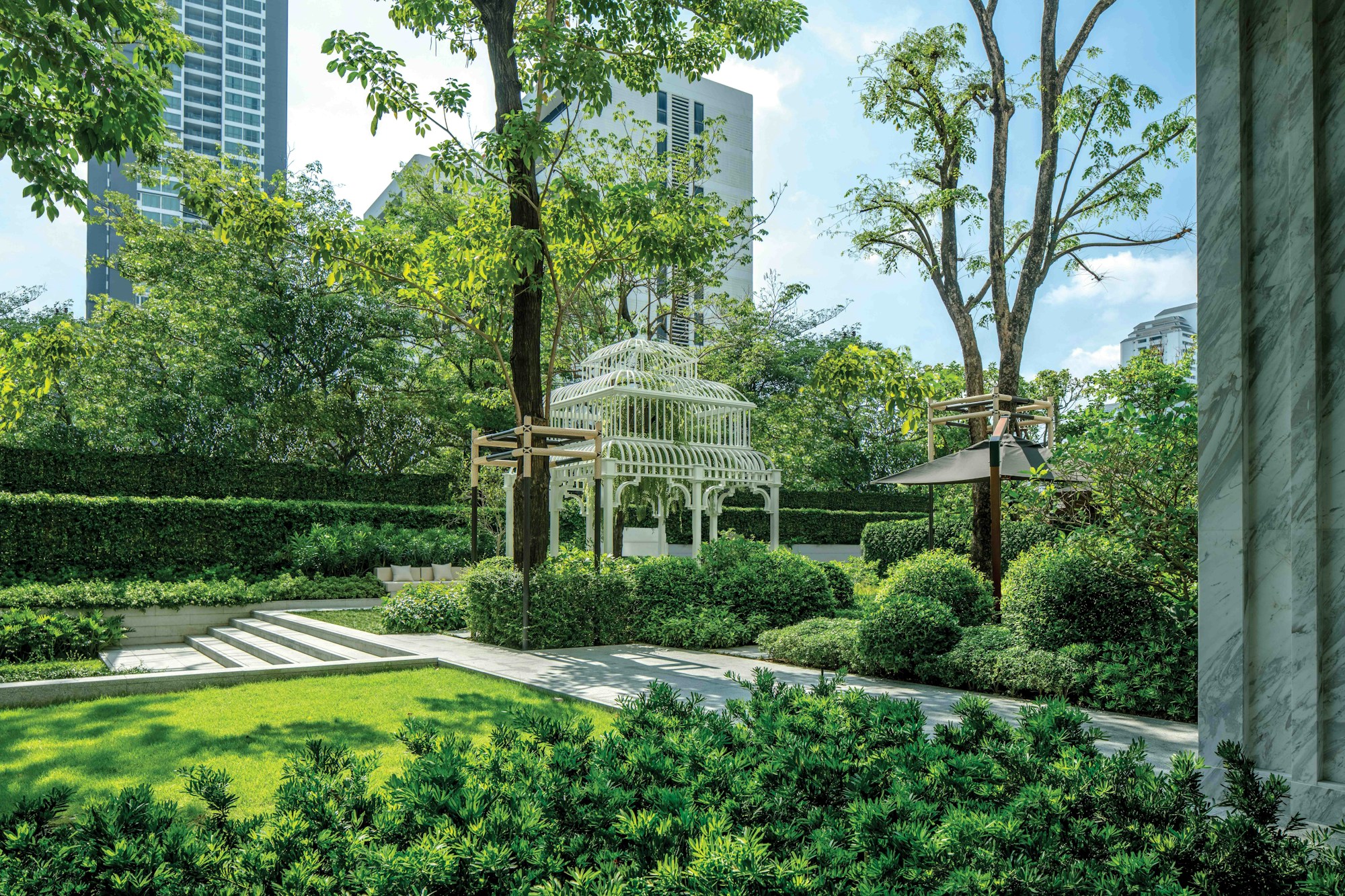 Jamjuree Lawn