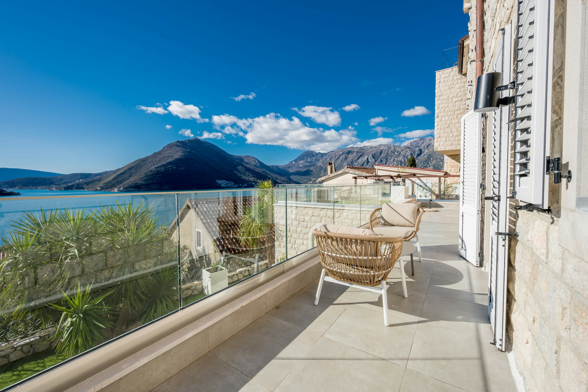 Santa - Terrace