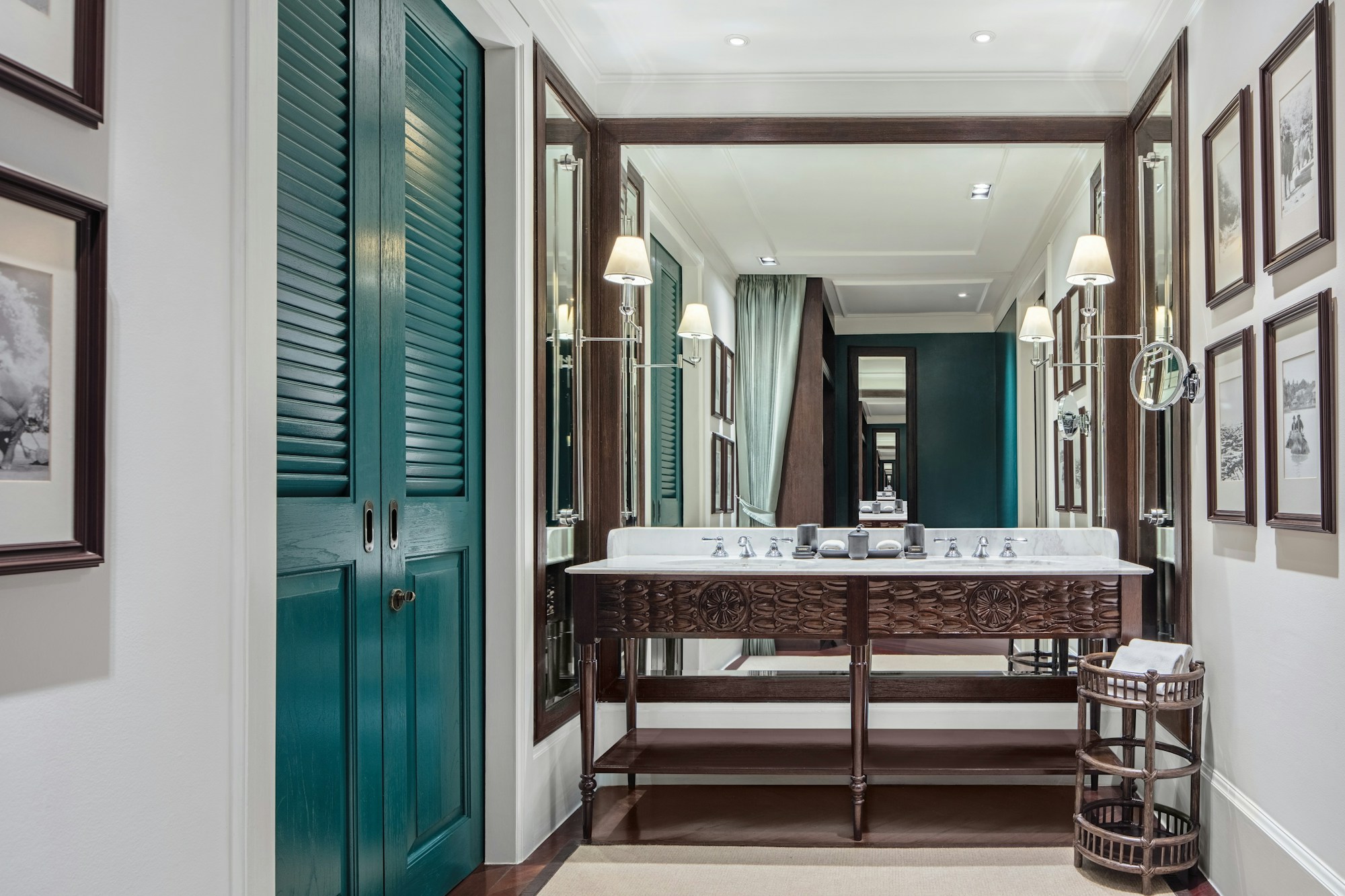 Rajah Brooke Suite Bathroom