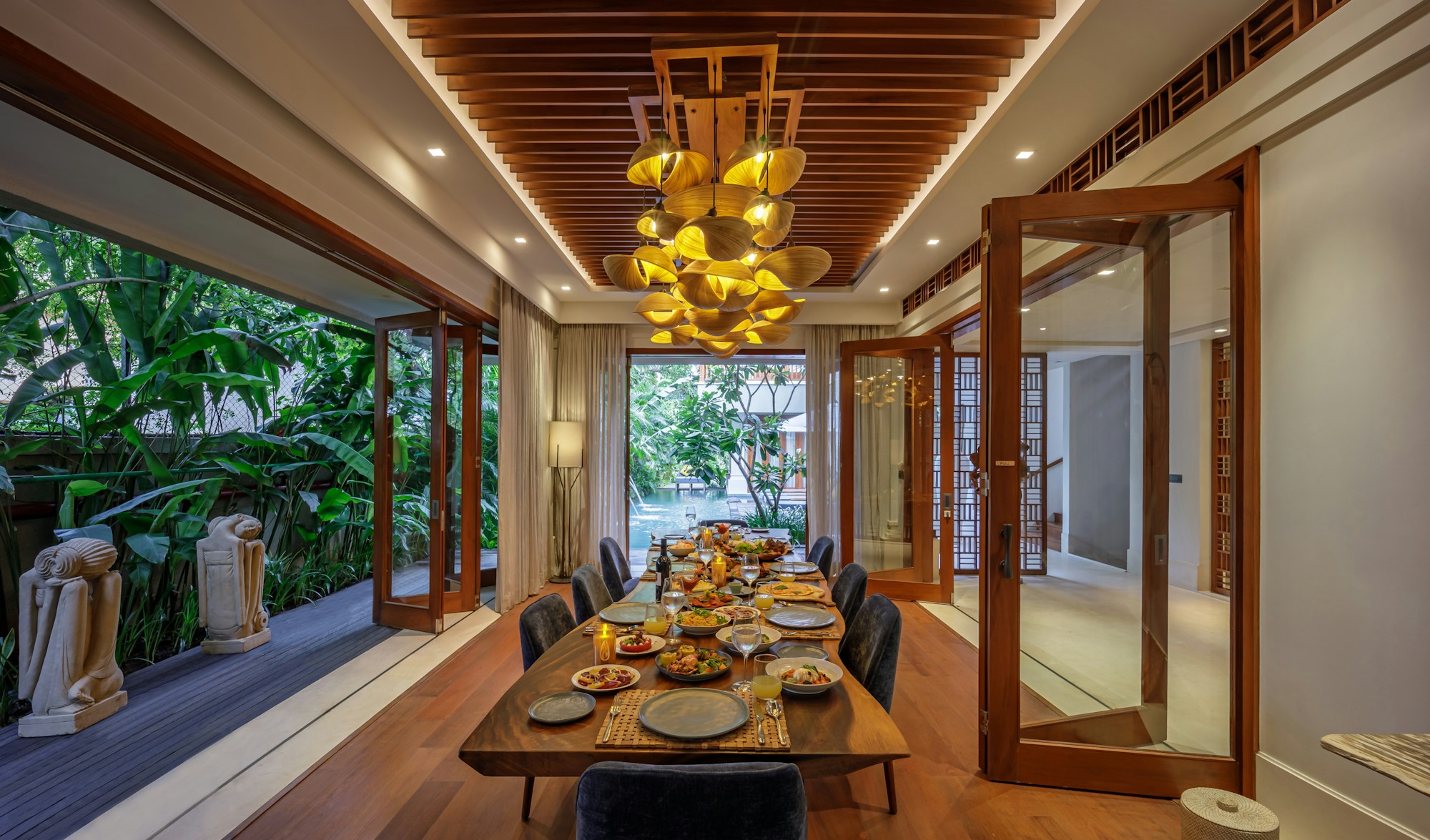 Villa - Dining Room