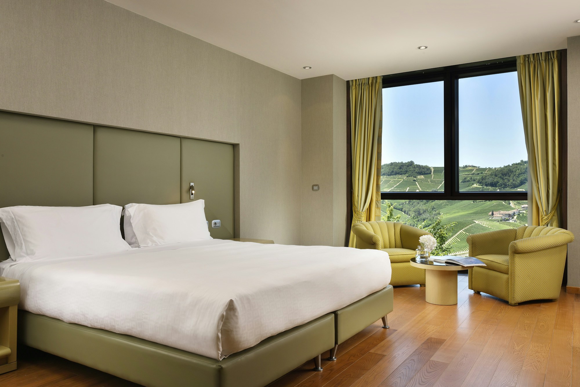 Deluxe Room - Bedroom