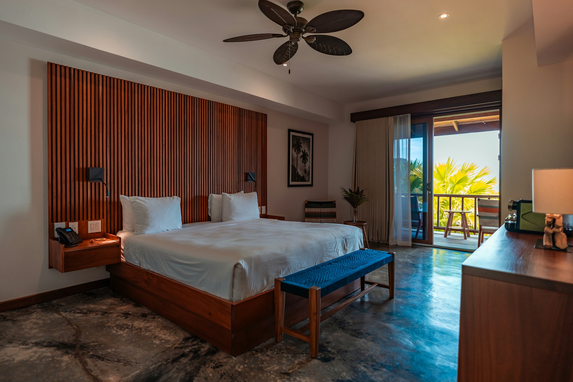 Deluxe Room Ocean View - Bedroom