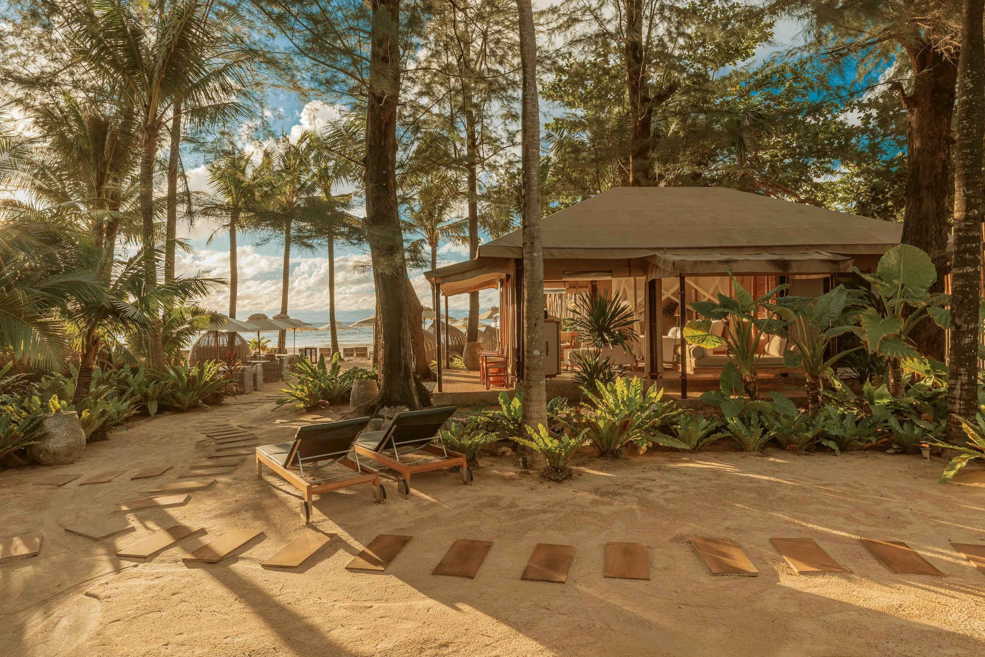 Beach Tent - Exterior