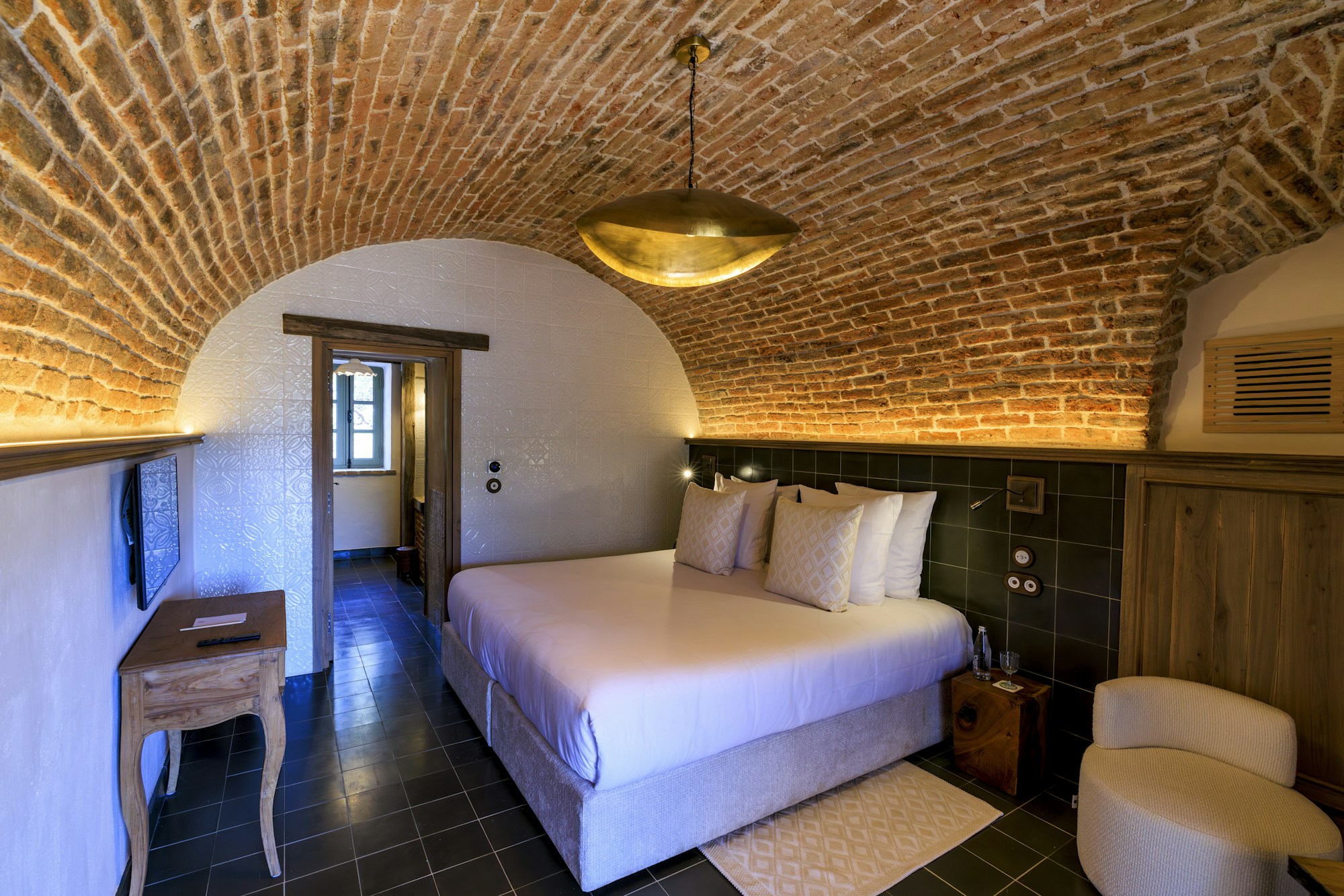Mela - Bedroom