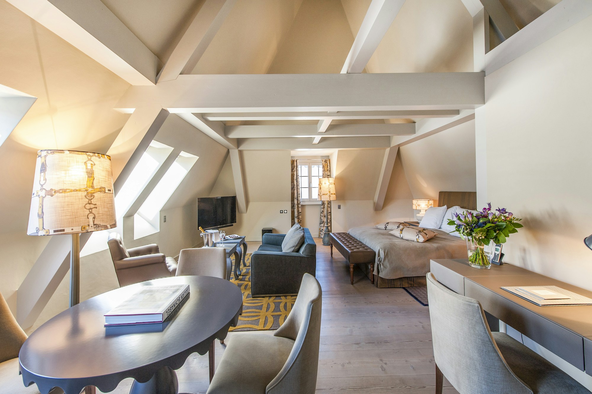 Sommet Suite - Living Area