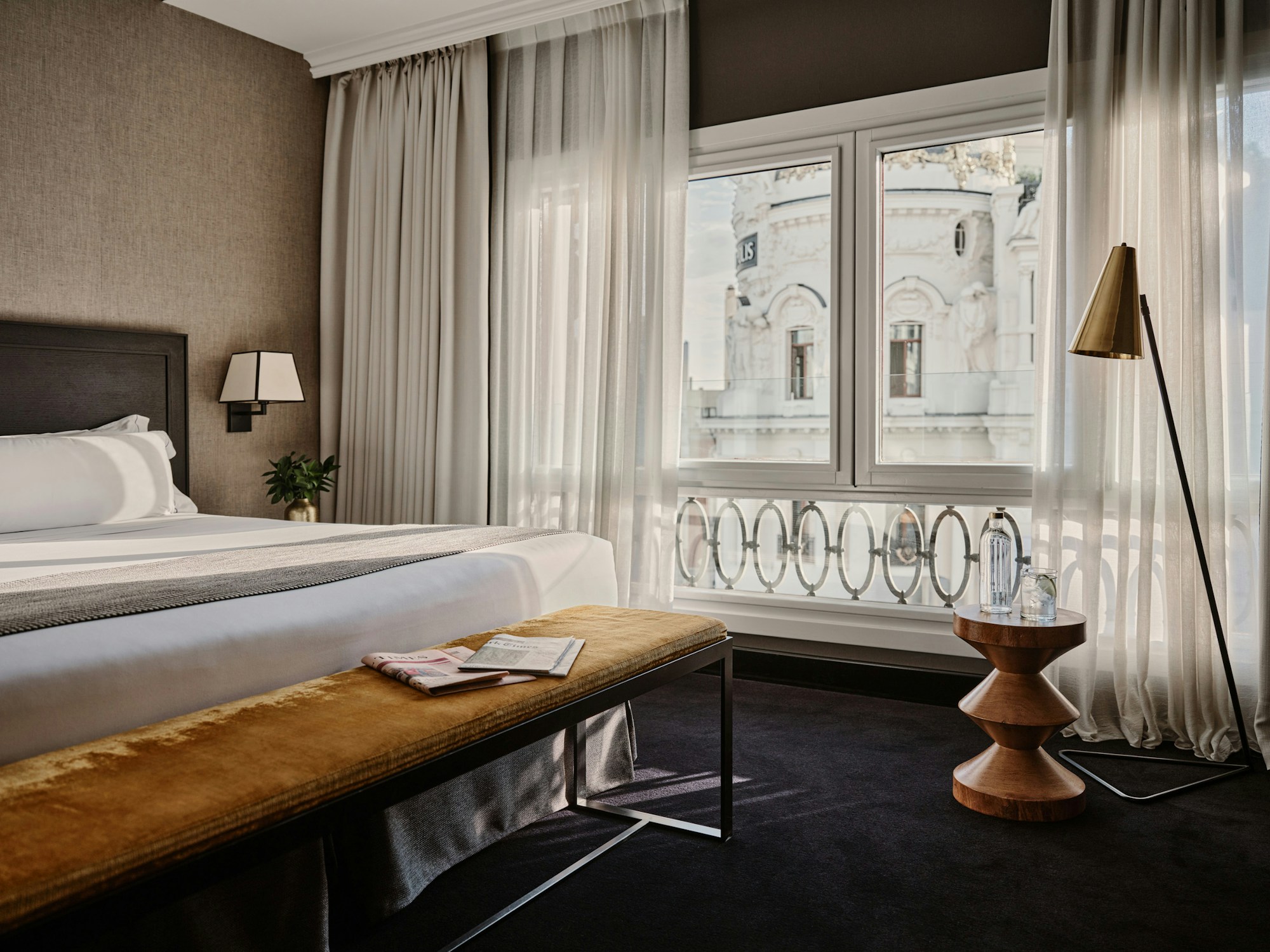 Grand Deluxe City Views - Bedroom