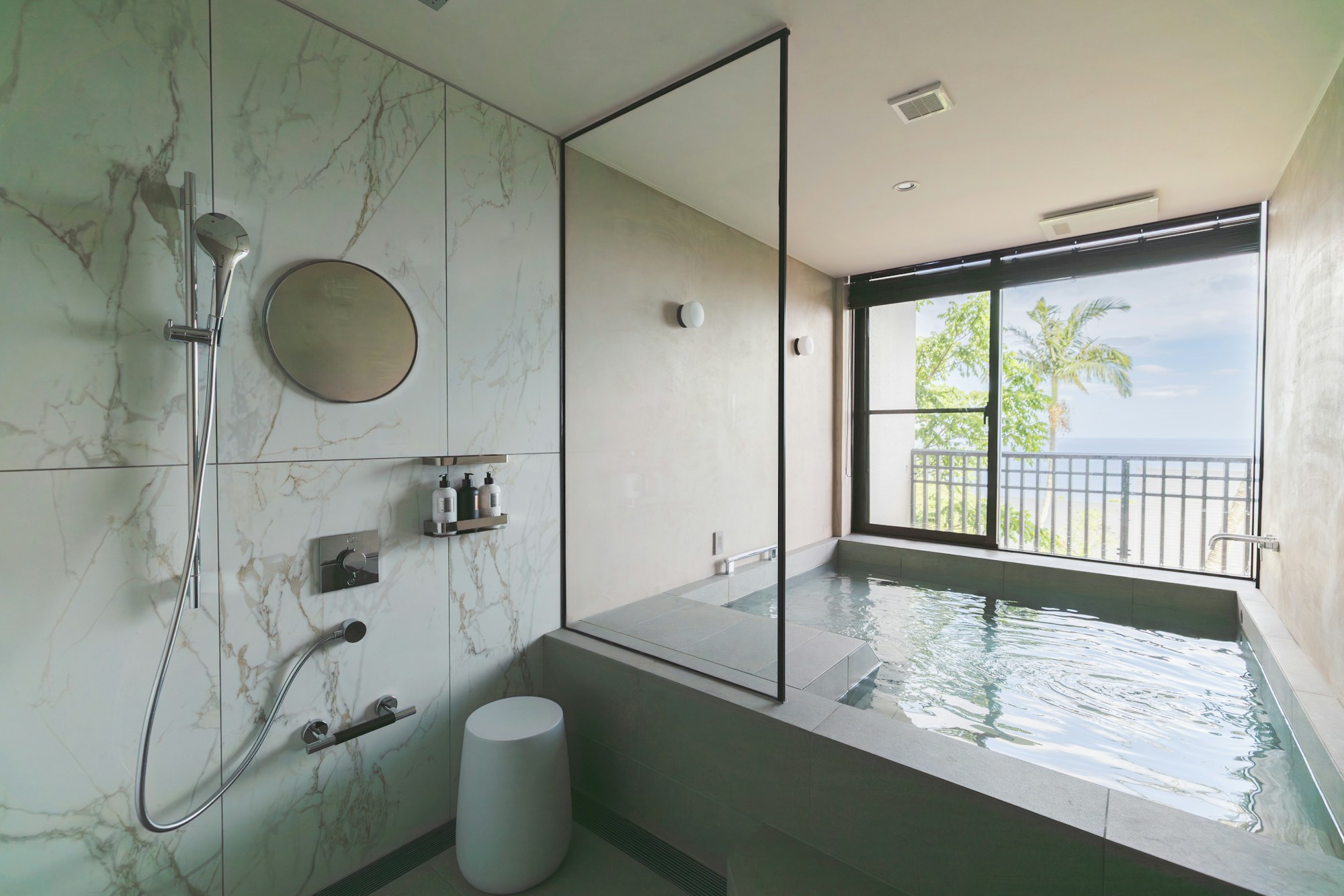 Junior Suite - Bathroom