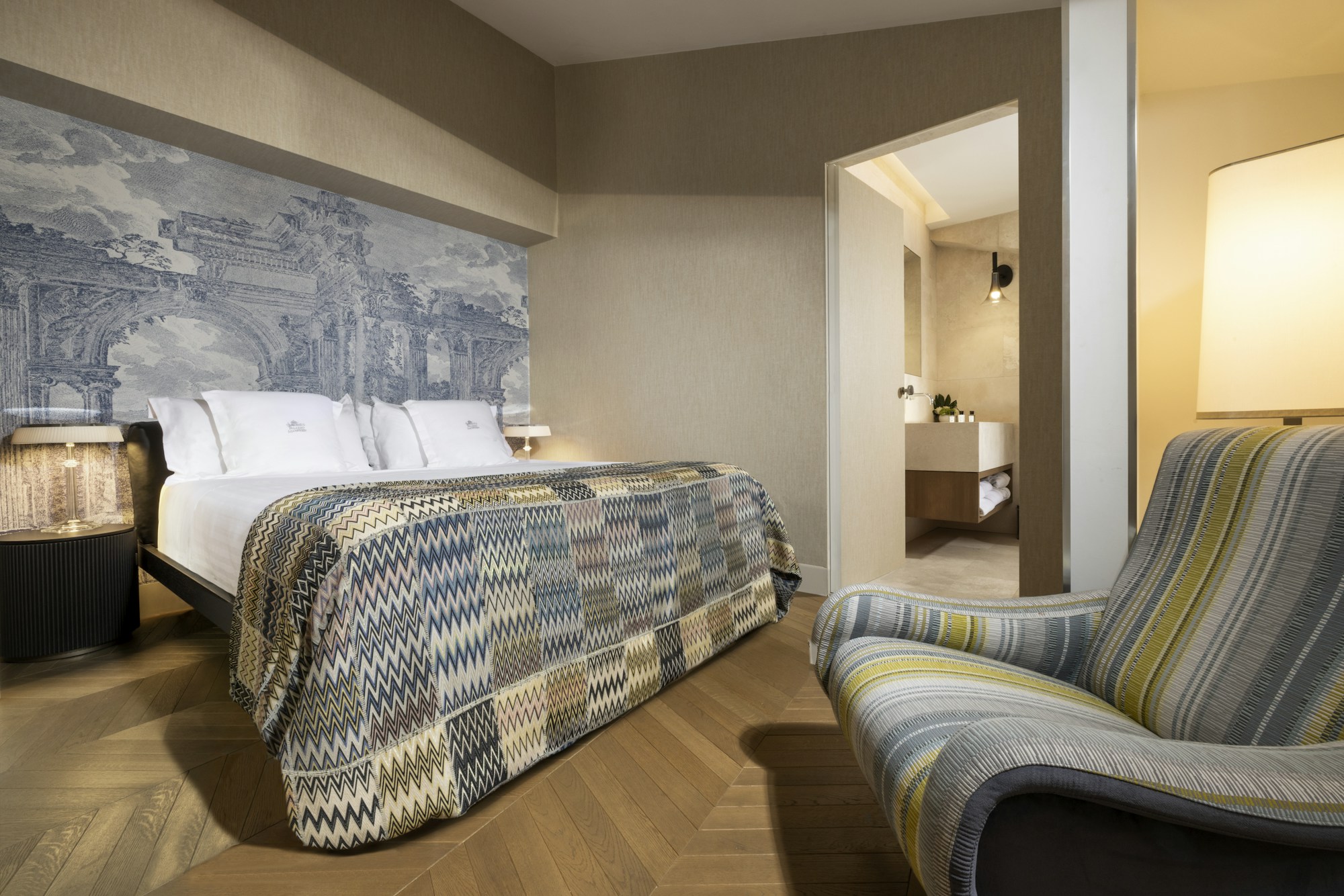 Grand View Penthouse Suite - Bedroom
