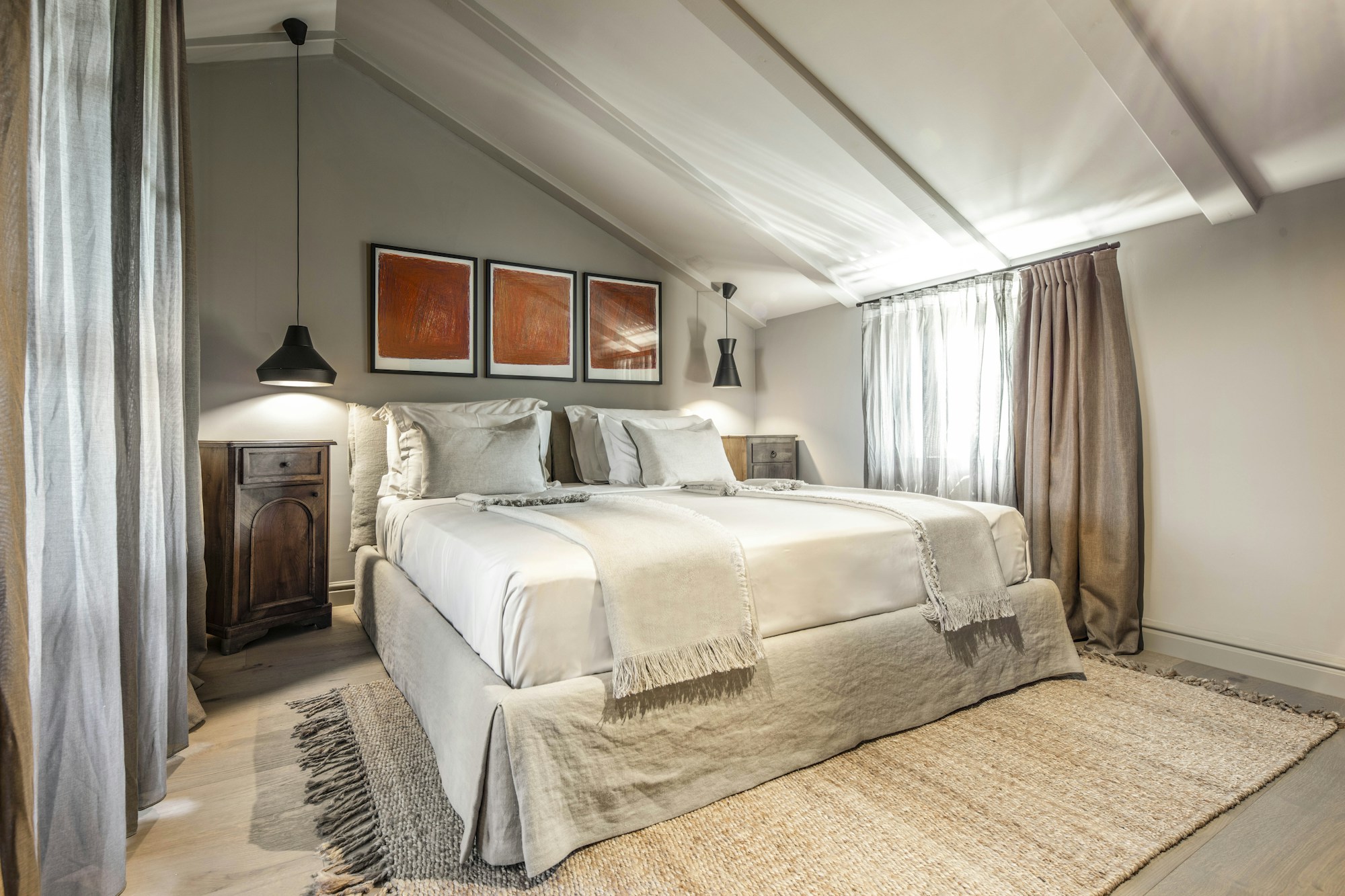 Romantic Suite - Bedroom