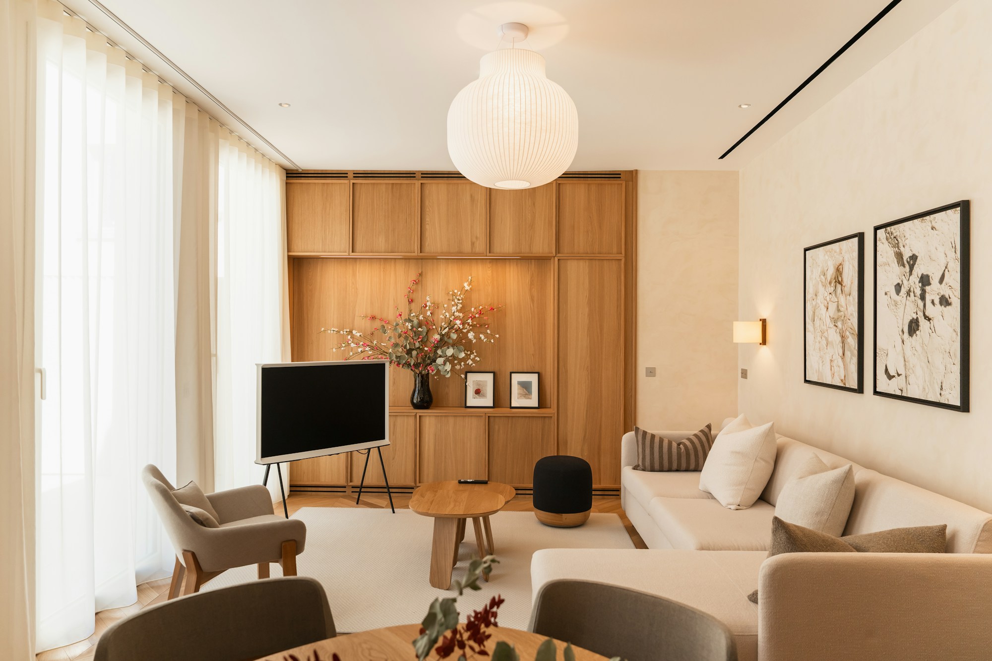 Suite 85 - Living Area
