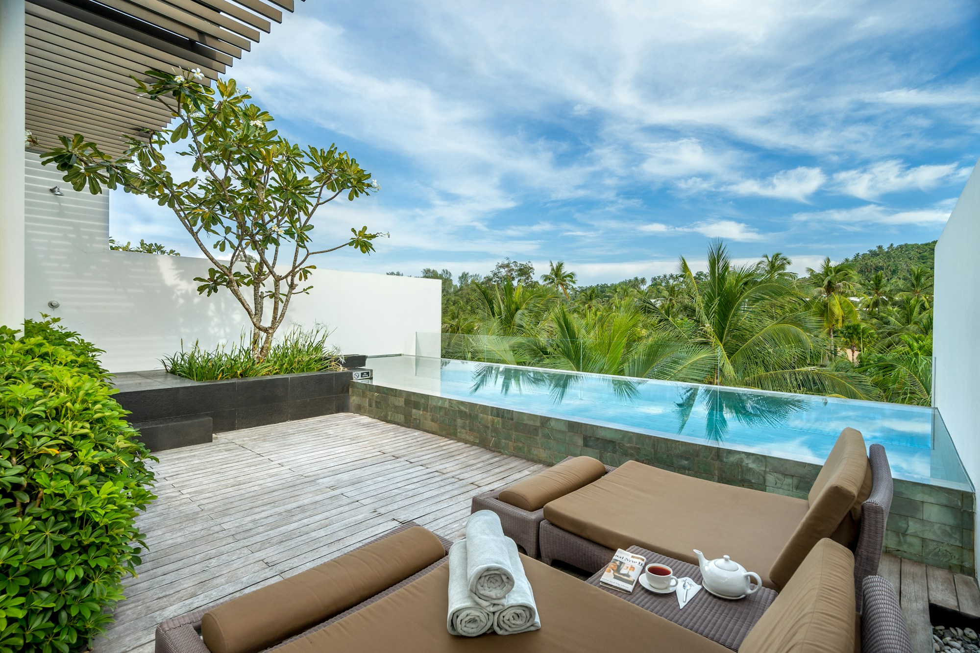 1 Bedroom Penthouse Loft - Veranda & Pool
