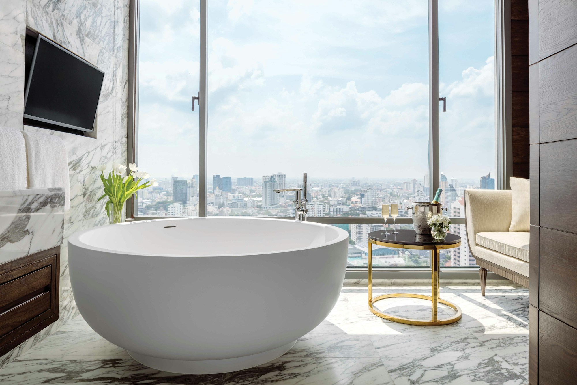 Sukhothai Suites - Bathroom
