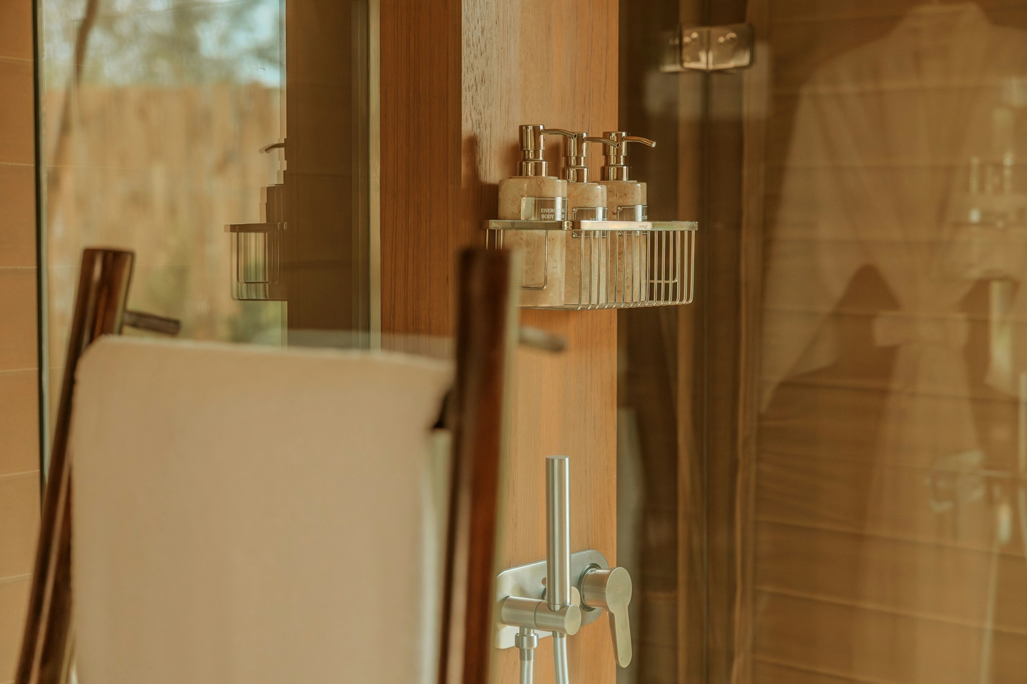 1 Bedroom Lagoon Tent - Bathroom Details