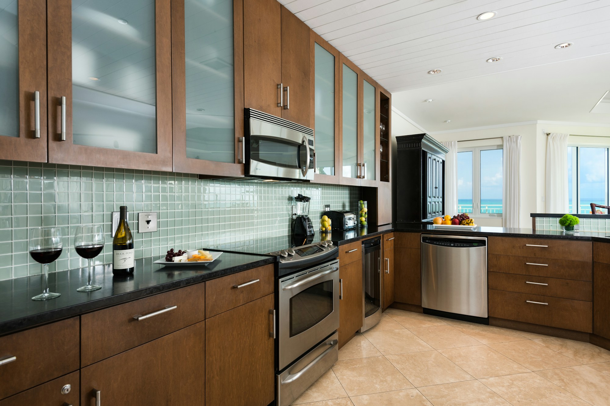 Premier Ocean Front 3 Bedroom Suite - Kitchen