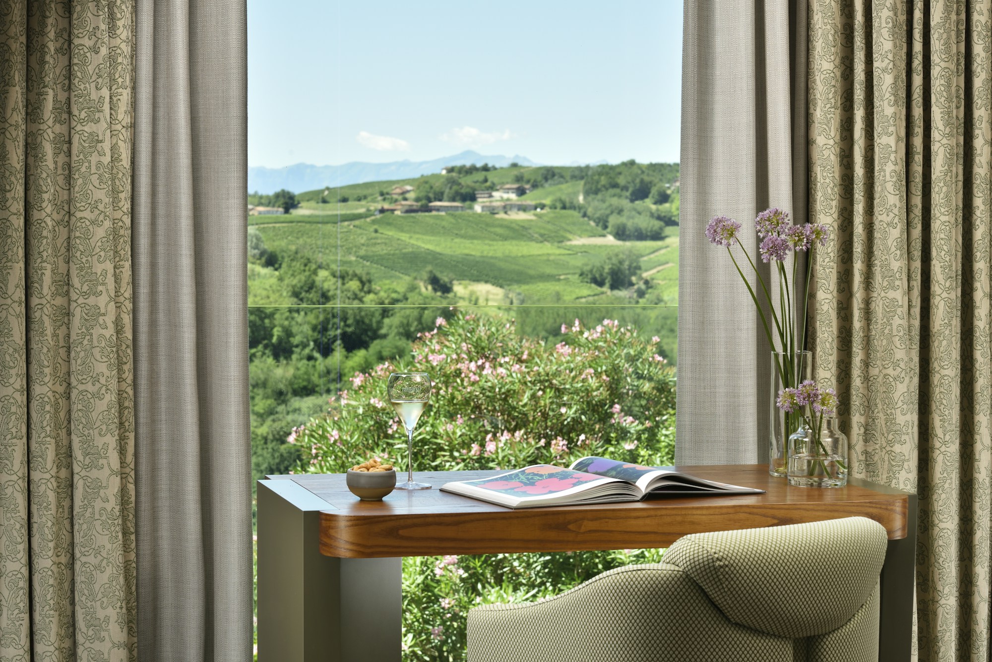 Junior Suite - Desk