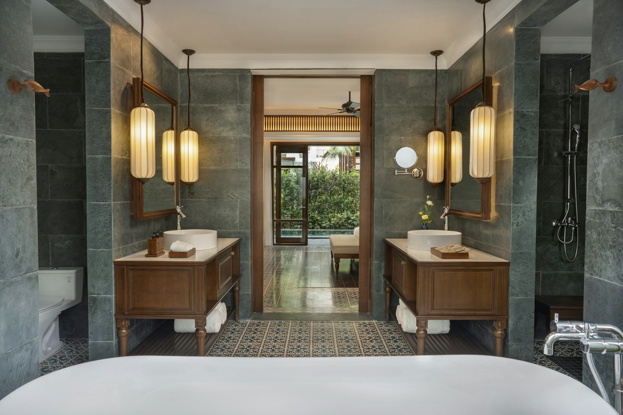 Private Pool Suite Bathroom