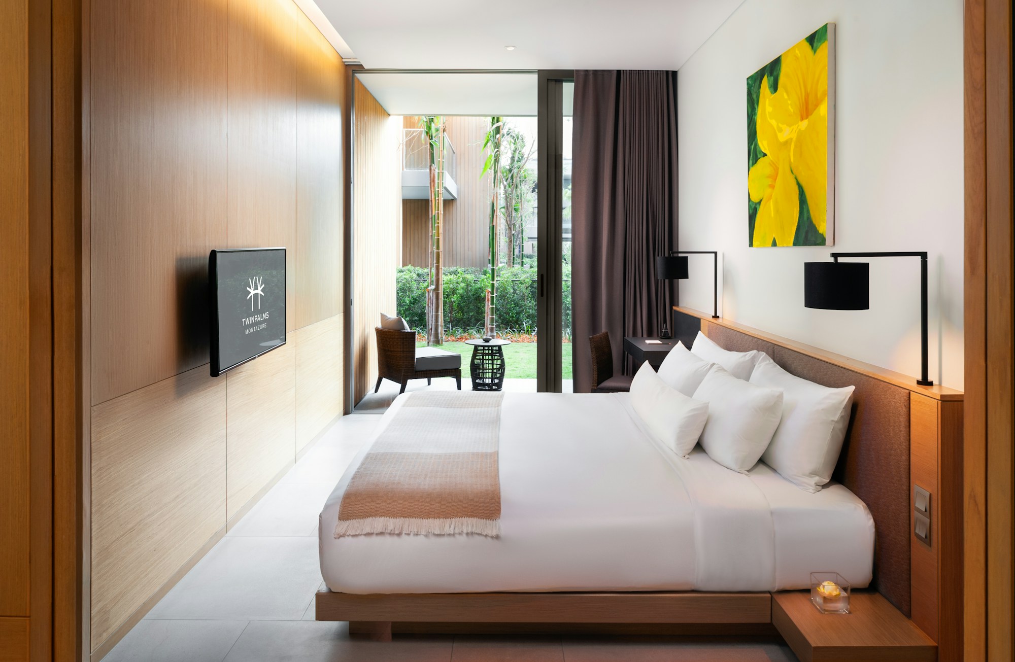 Grand Azure Suite - Bedroom