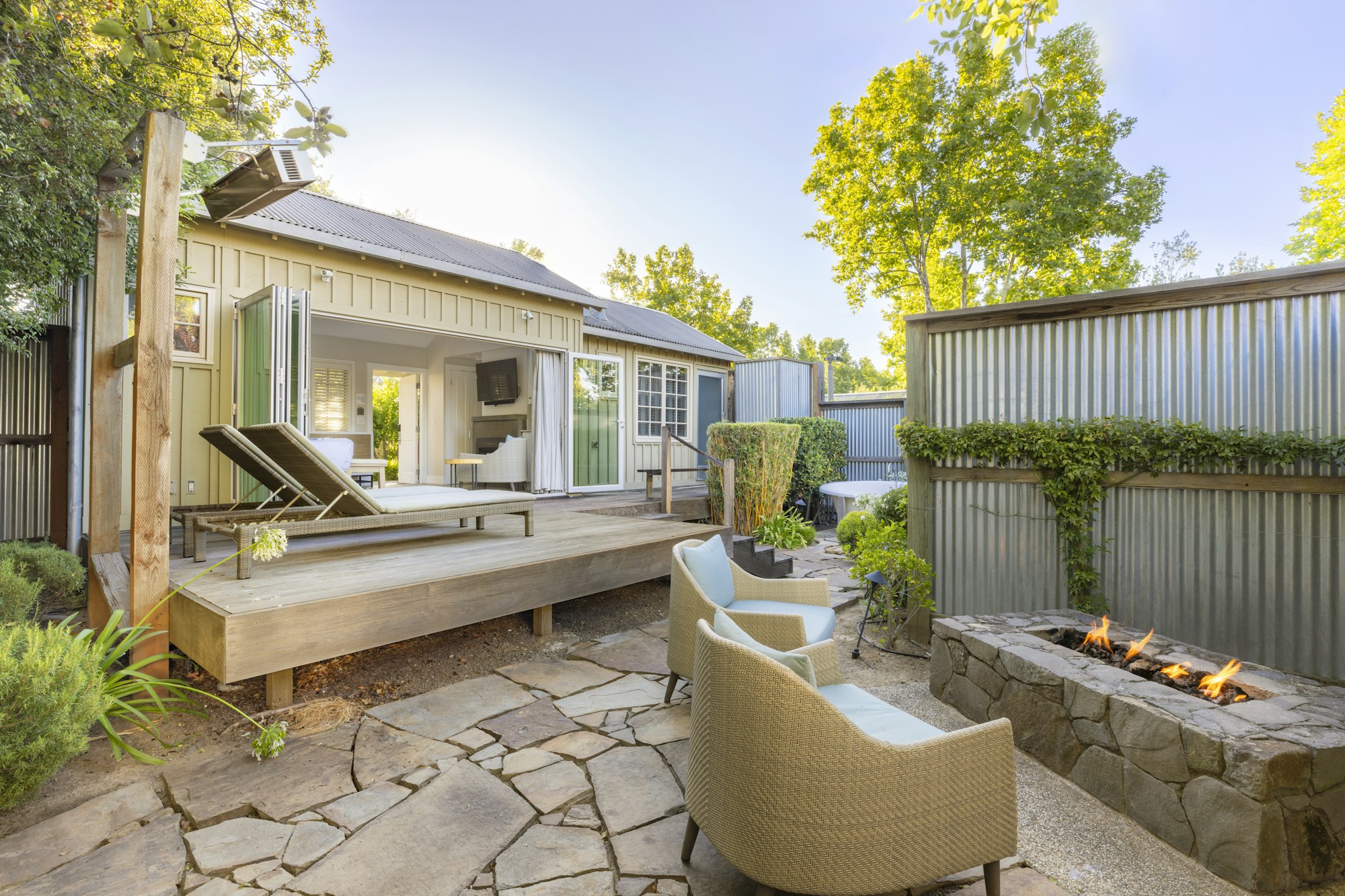 Harvest Cottage King - Backyard