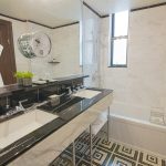 Bathroom Iroquois Suite