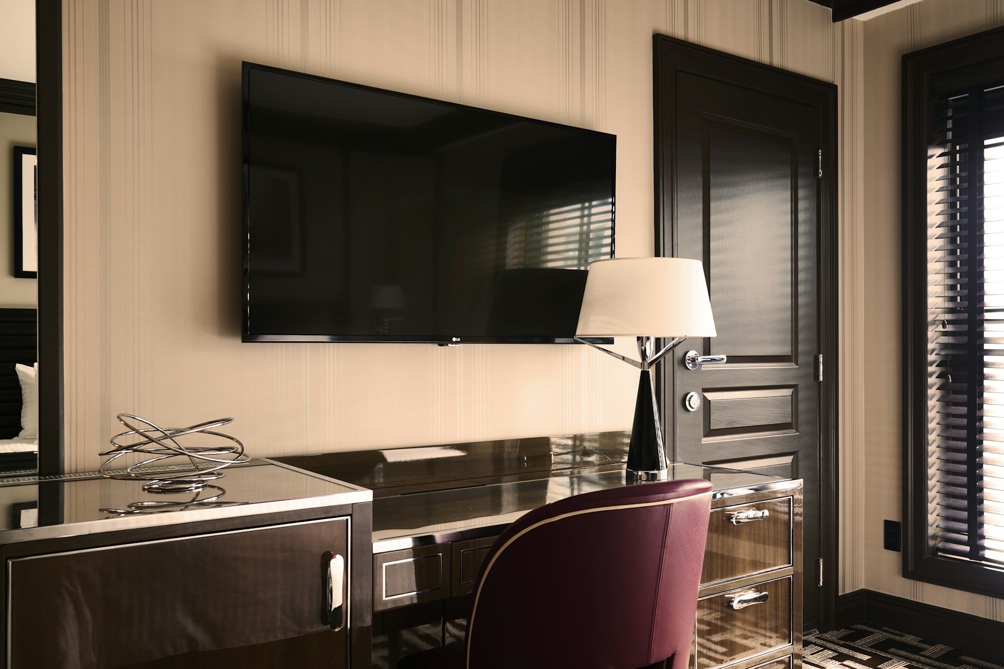 Deluxe King - Room Details