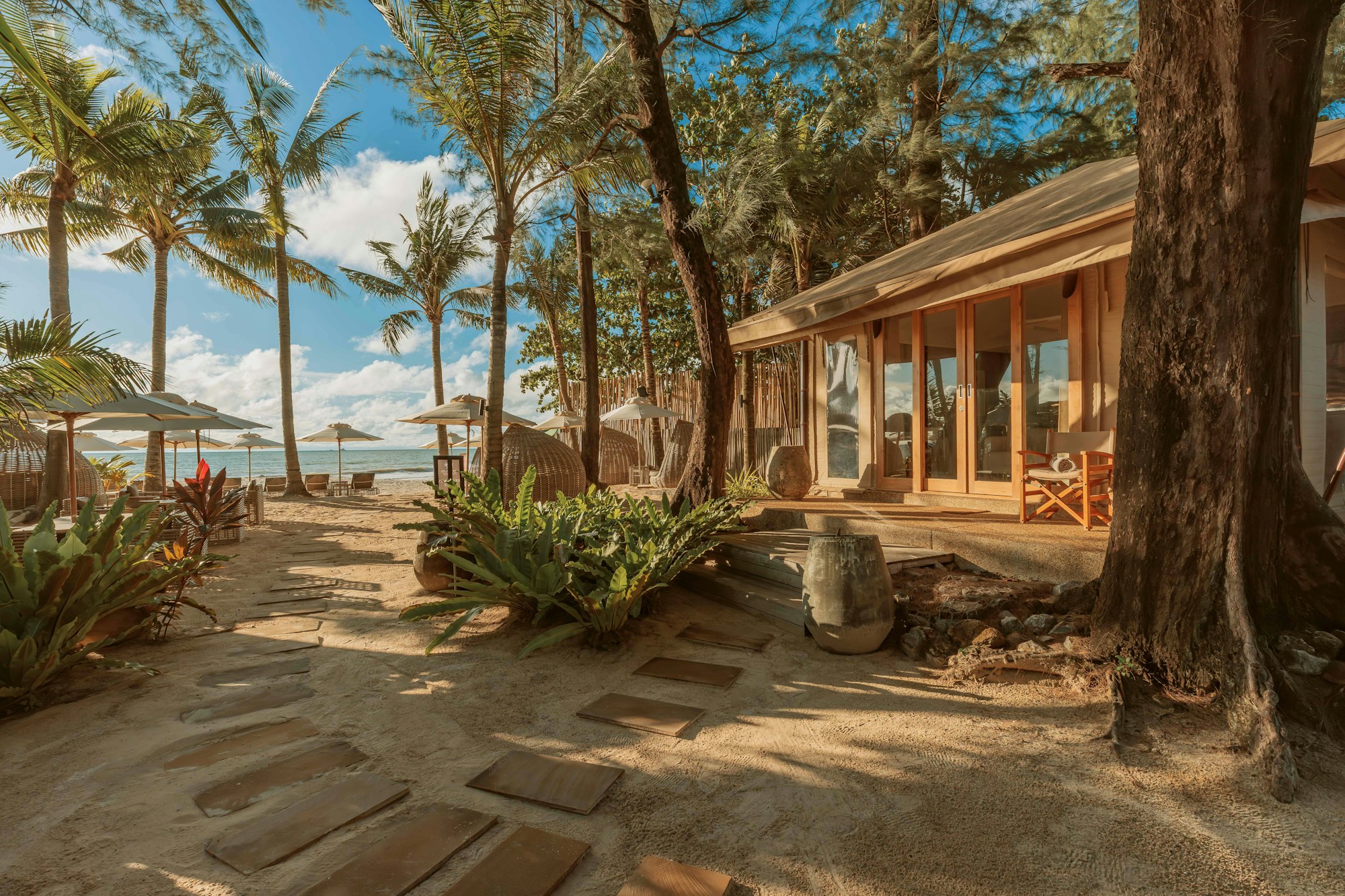 Beach Tent - Exterior