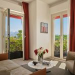 One-Bedroom Suite with Mountain View - Living Area