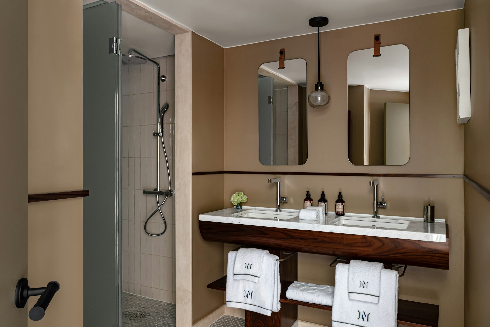 Junior Suite - Bathroom