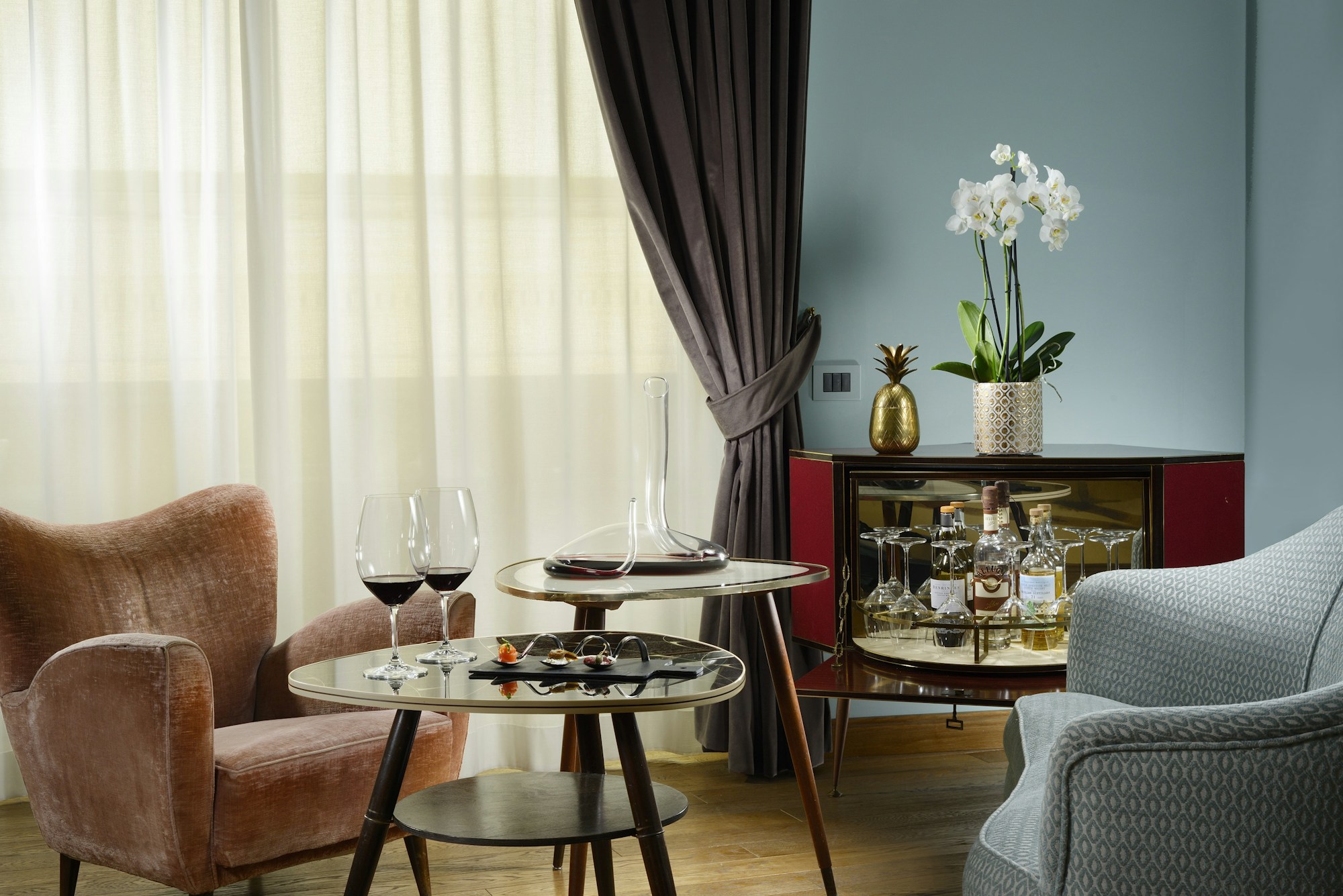 HDRDeluxe Suite Trust Bar