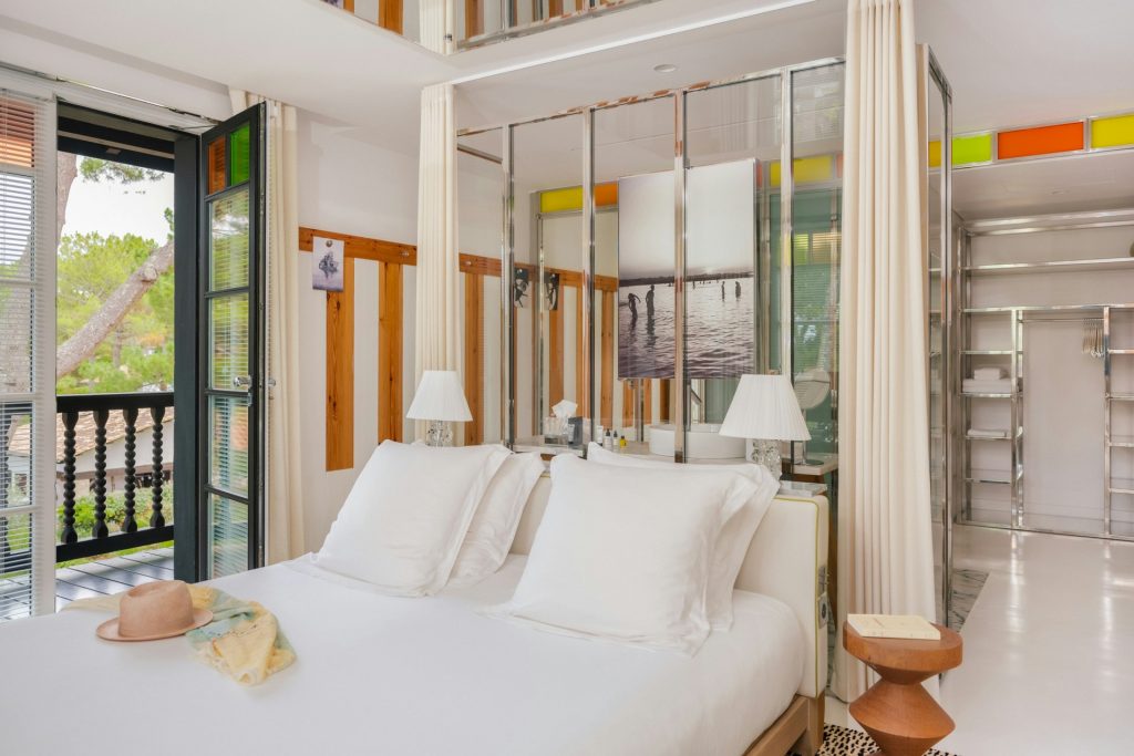 Deluxe Suite - Bedroom