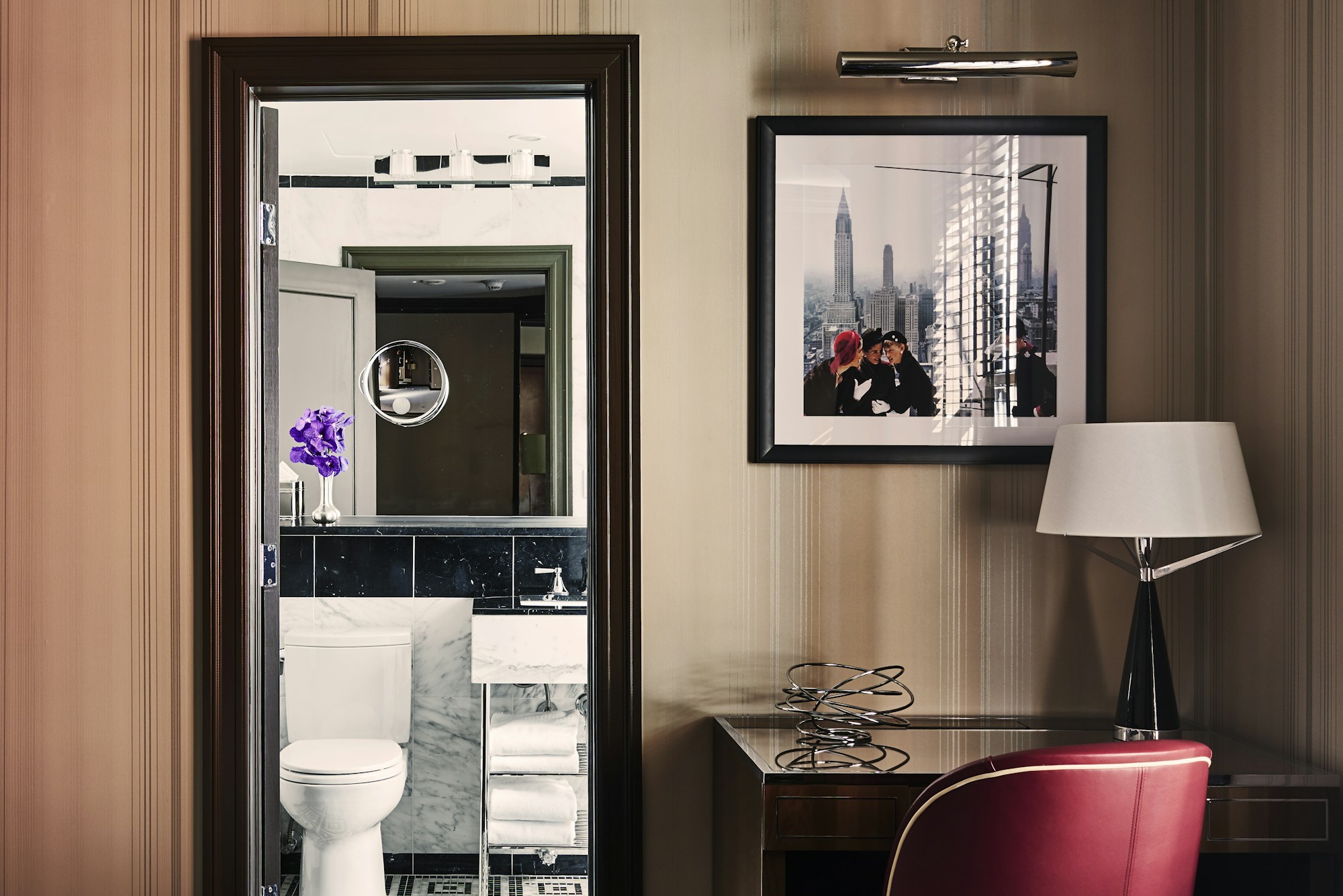 Premier King - Room Details & Bathroom