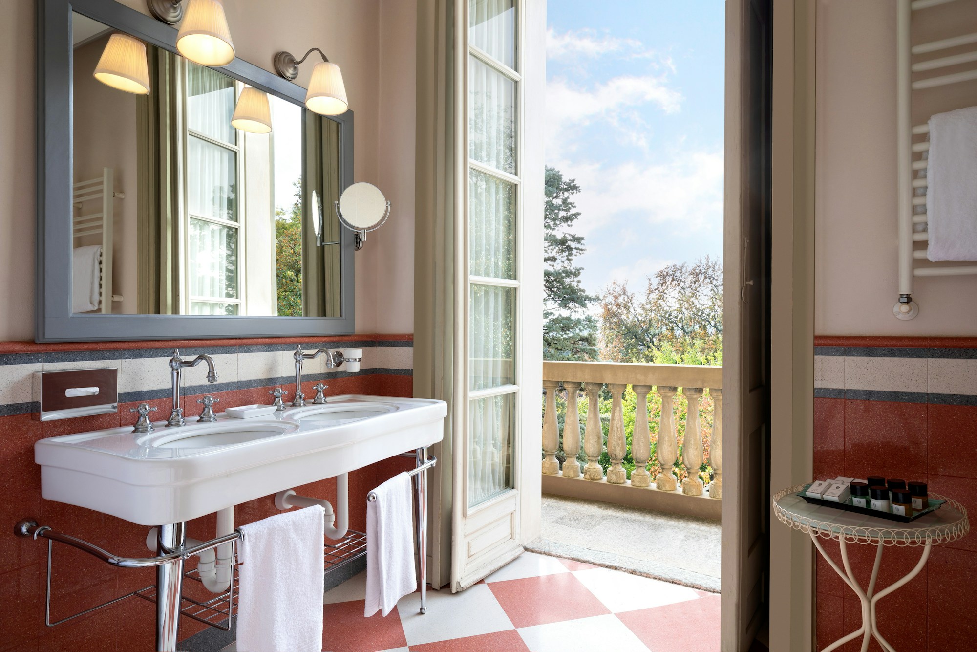 Park View Heritage Suite with Balcony - Bathroom