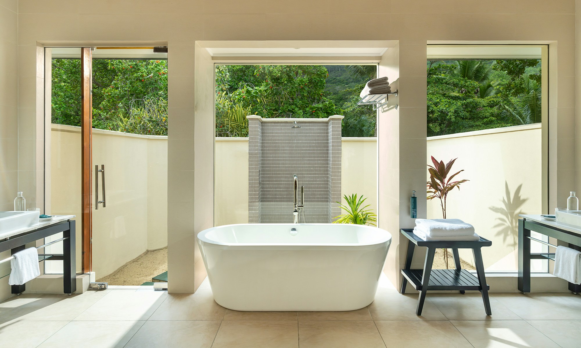 Beach Villa - Bathroom