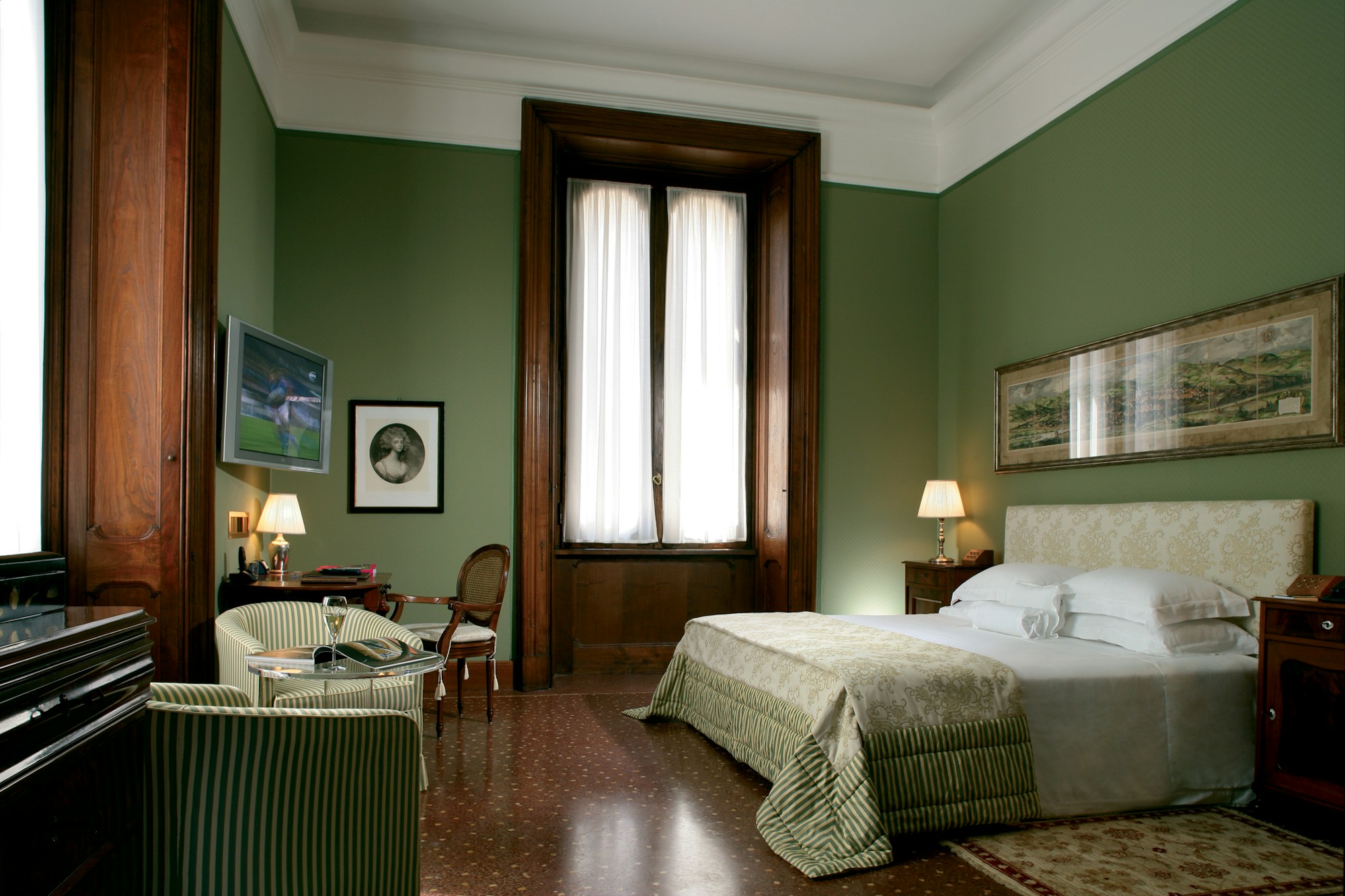 Grand Deluxe Suite - Bedroom
