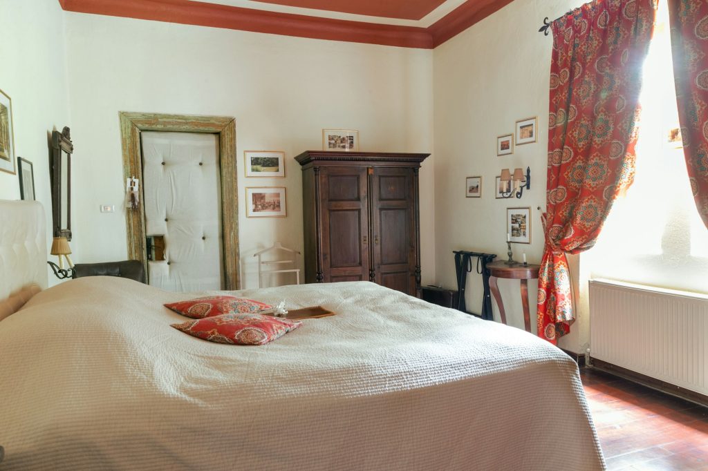 Machine House Courtyard Room - Bedroom