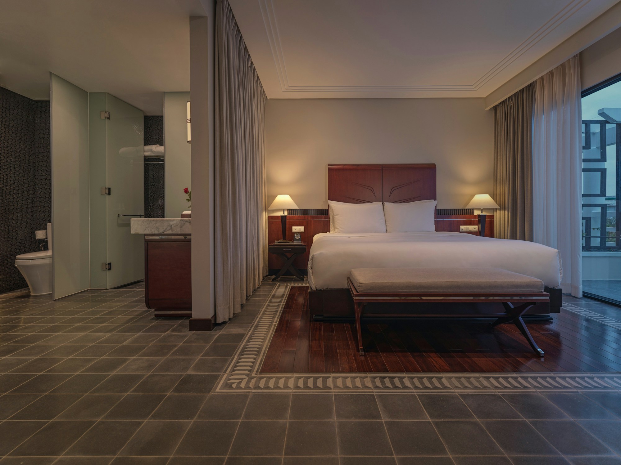 Deluxe River King - Bedroom