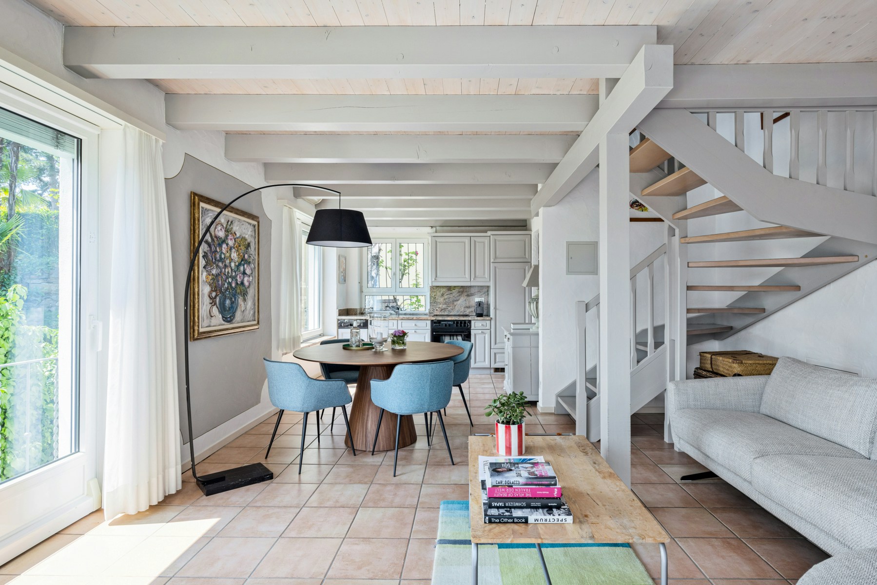 Casetta - Living & Dining Area