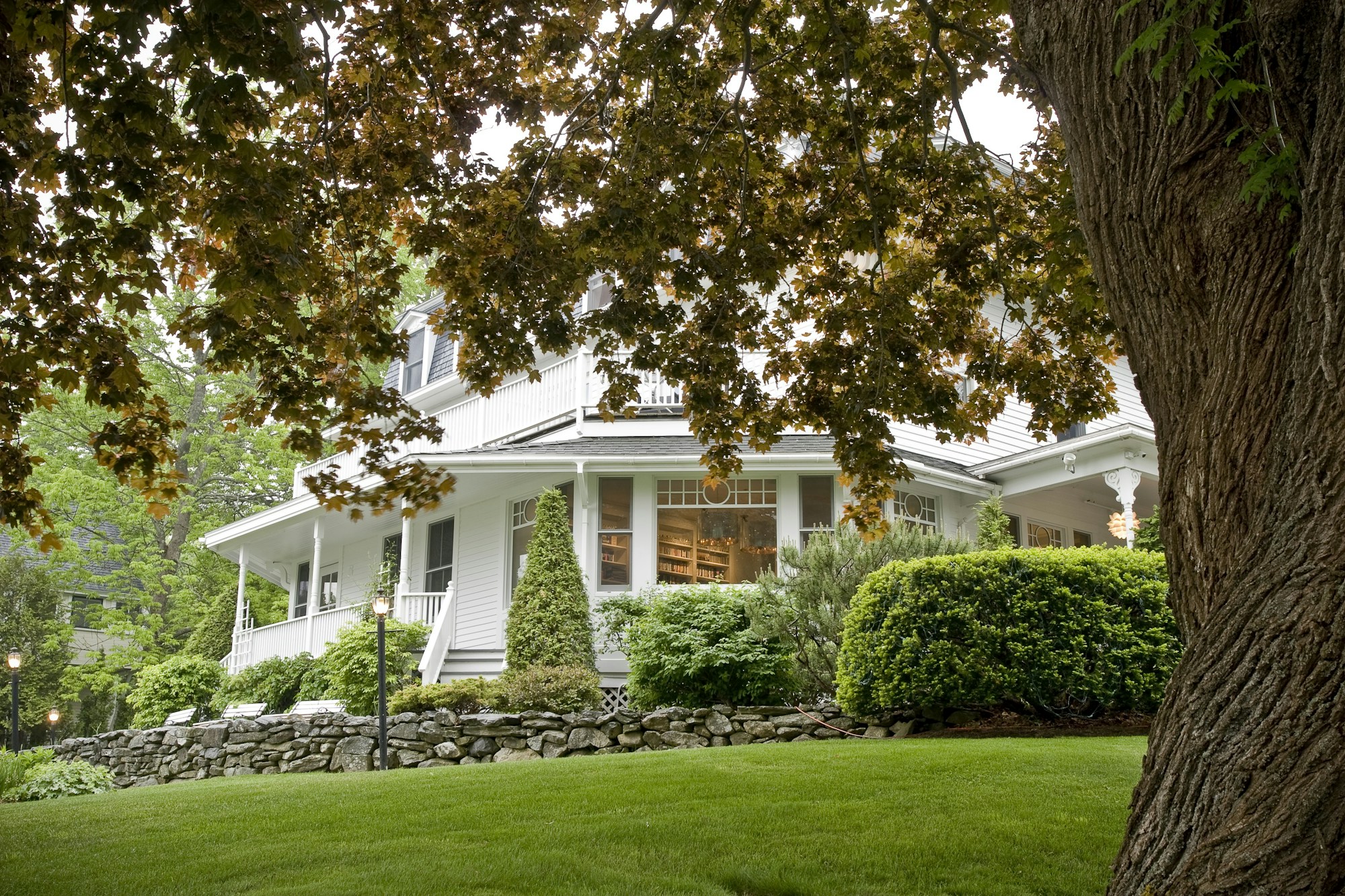 Camden Harbour Inn Front