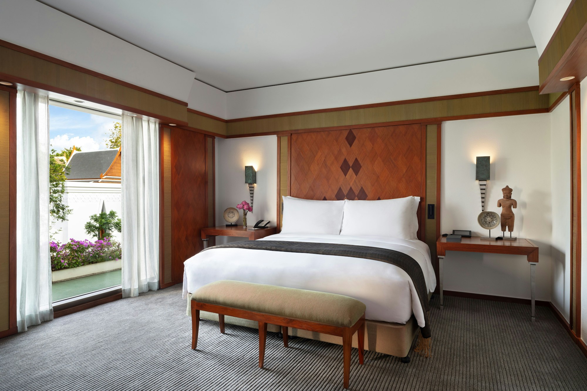 Executive Suite - Bedroom