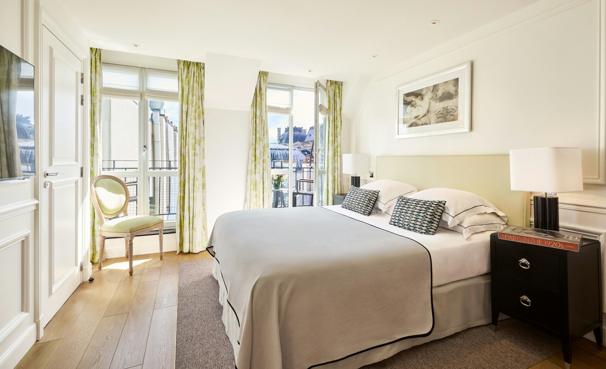 Superior Room with Balcony - Bedroom