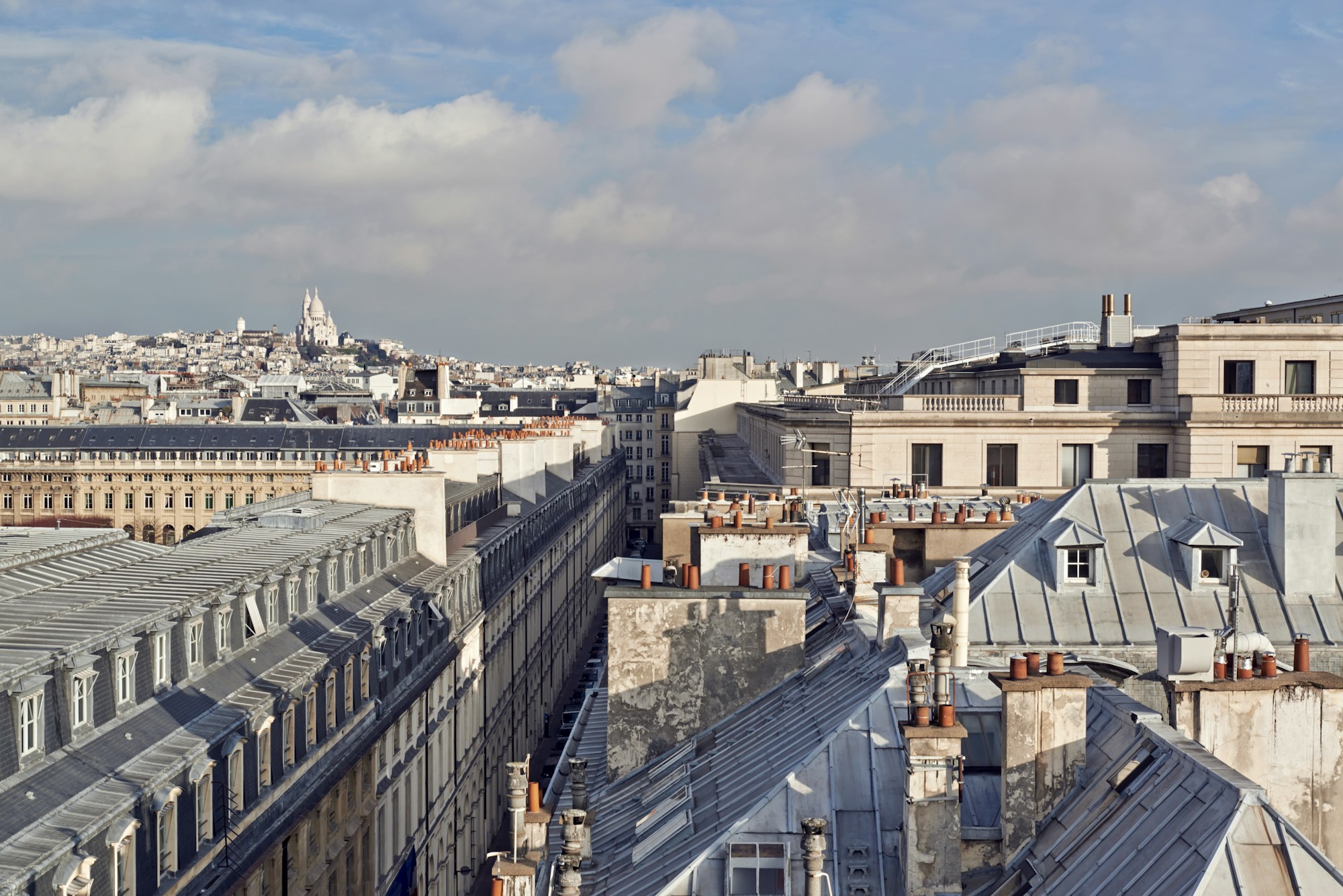 Suite Prestige - View Overlooking the Sacre Coeur