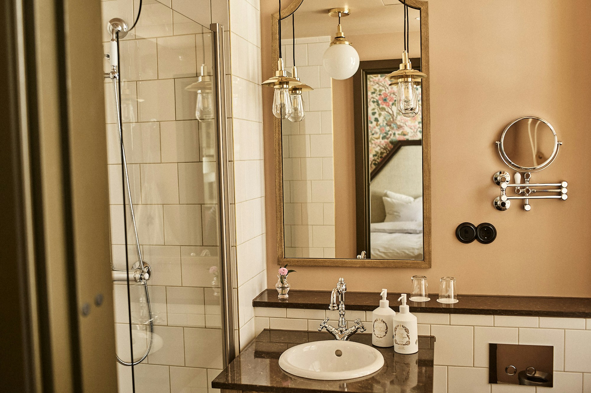 Classic Petite Room - Bathroom