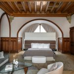 Knight's Suite