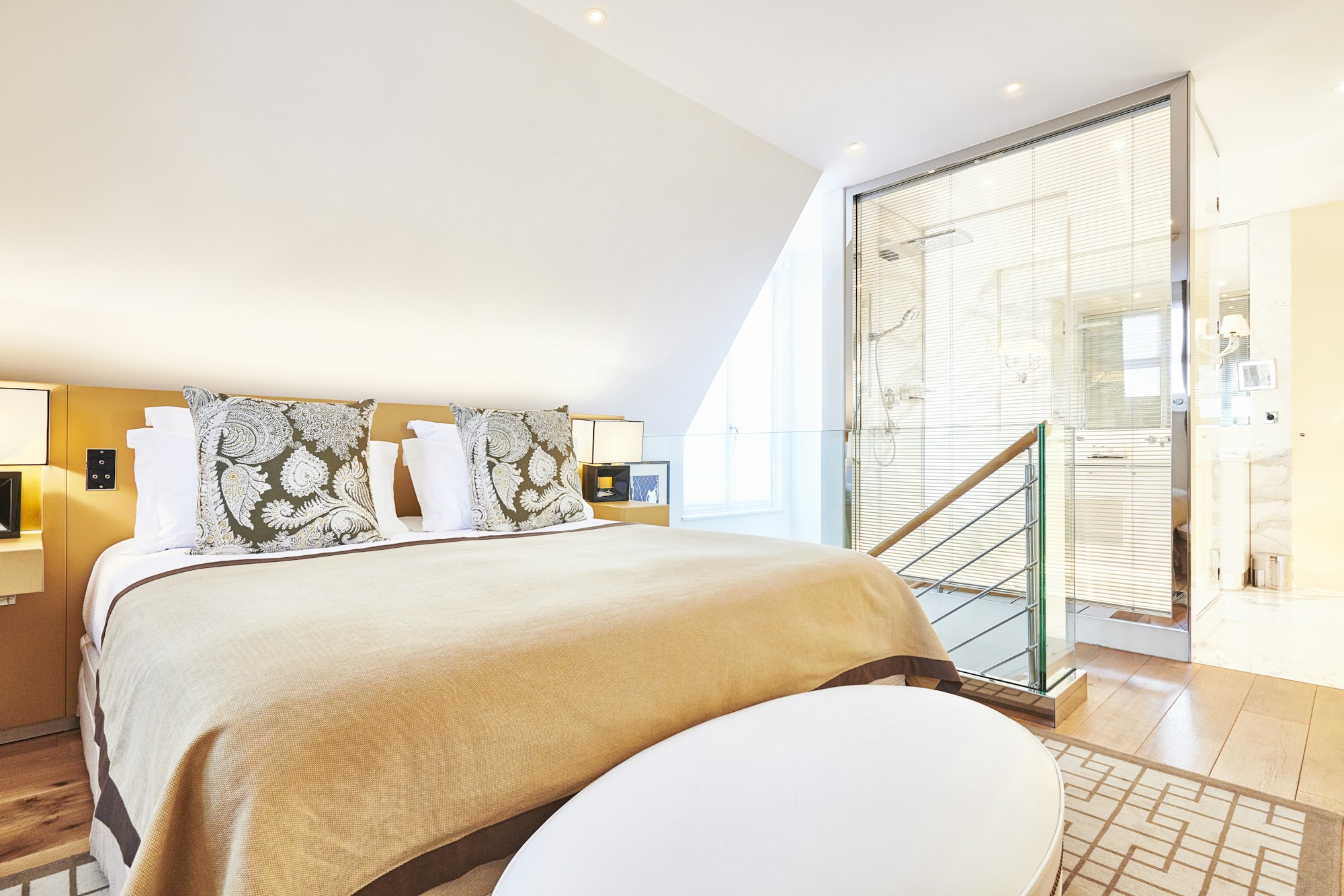 Eiffel Tower Suite - Bedroom