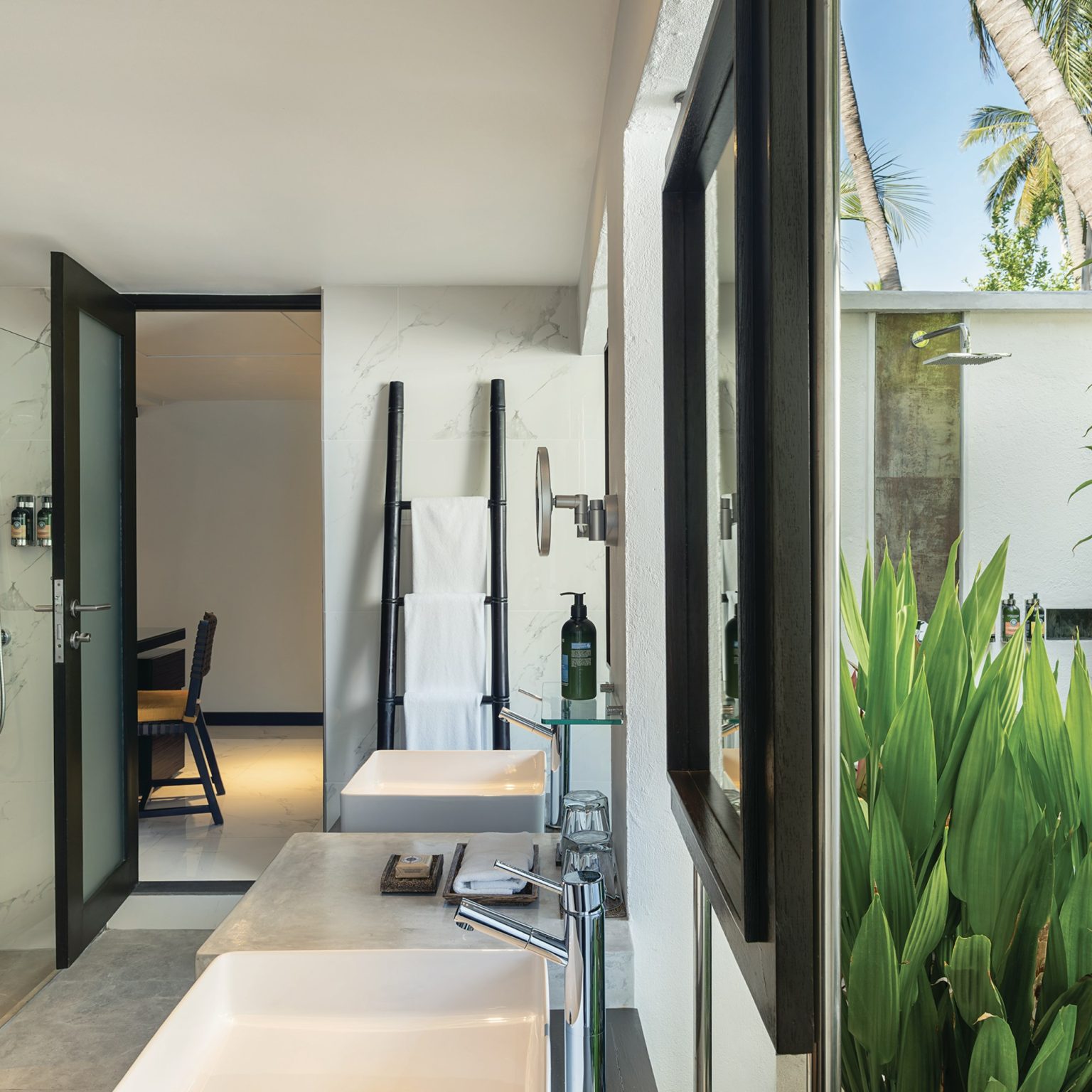 Deluxe Villa Bathroom